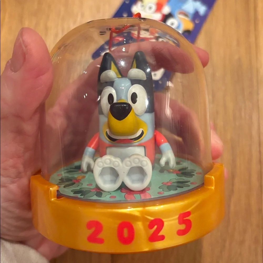 Bluey Figurine Ornament Set 2025 NWT Christmas Decor - Picture 3 of 5
